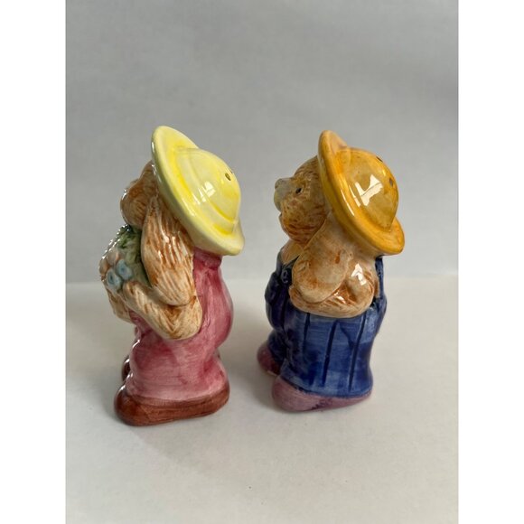 Vintage Ceramic Bunny Salt & Pepper Shakers With Hats & Basket Design E2 - Picture 4 of 6